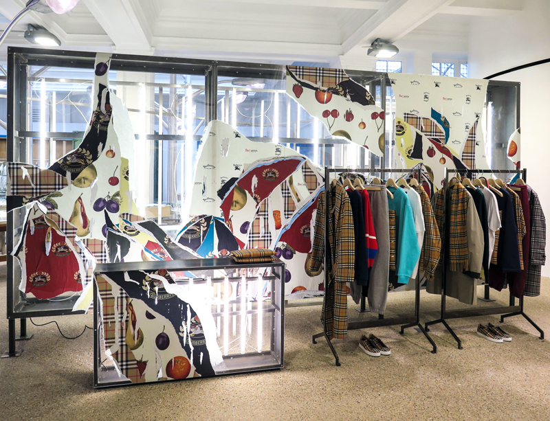 BURBERRY A UNIQUE INSTALLATION AT DOVER STREET MARKET, ALONGSIDE A SPECIAL DISPLAY CLAIRE ROUEN BOOKS